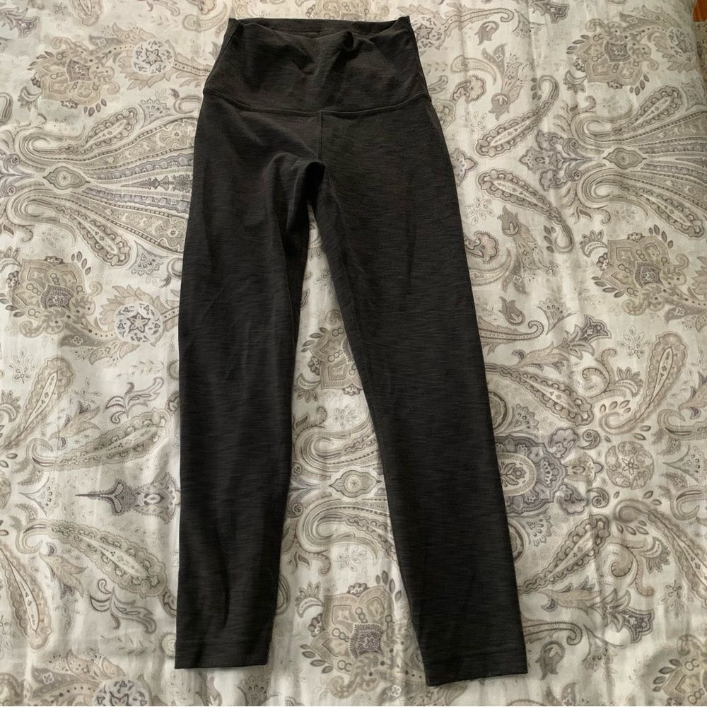 Lululemon wunder train 23” leggings size 4 - Picture 3 of 4